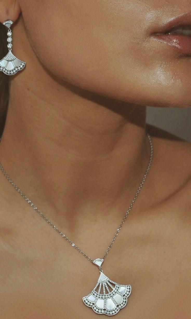 Mother of Pearl Fan set